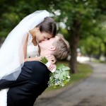 wedding-kiss-up